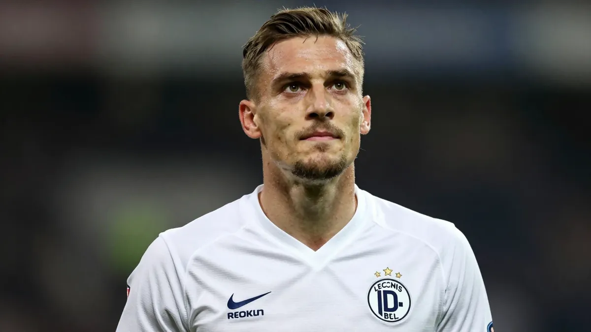 Lech Poznań wygrał z Jagiellonią Białystok 2:1, ale prawdziwą historią była walka dwóch drużyn wiernych idei ofensywnego...