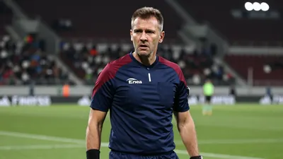 Lech Poznan dominate FC Thun 7:0 in the first leg of their Europa League qualifier, with Patrik Walemark scoring a hat-trick