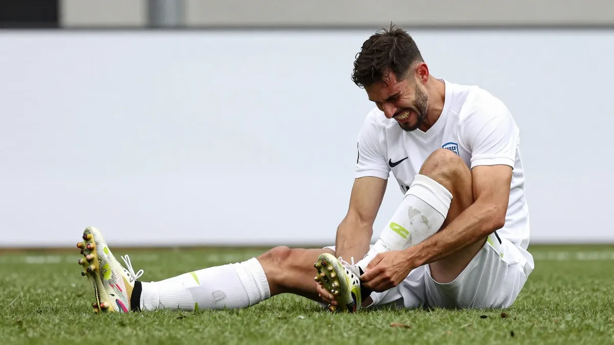 Lech Poznań potwierdził, że lewy obrońca João Moutinho w środę przejdzie zabieg operacyjny stopy, a jego rehabilitacja...